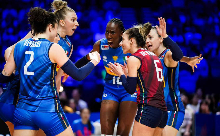 瑞典队在排球比赛中实现逆转胜利