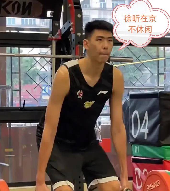 黑白直播nba在线观看-体育赛事备战全面展开，球员训练加倍努力的简单介绍