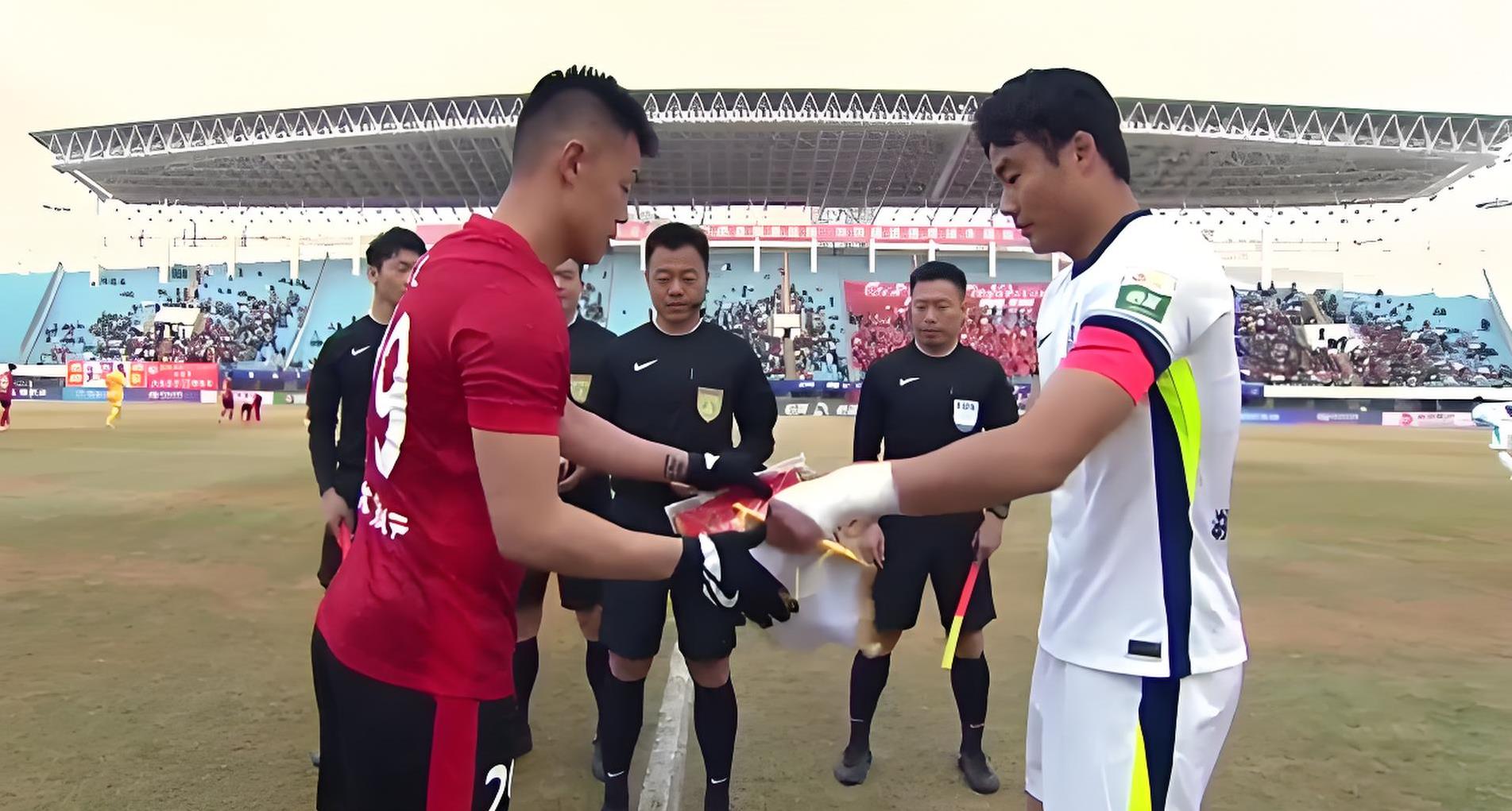 包含河南建业主场击败长春亚泰，提升士气的词条