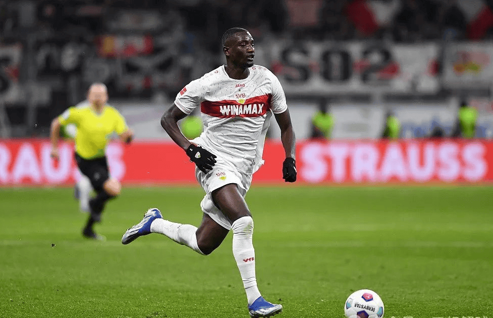 斯图加特队在比赛中全力以赴击败对手