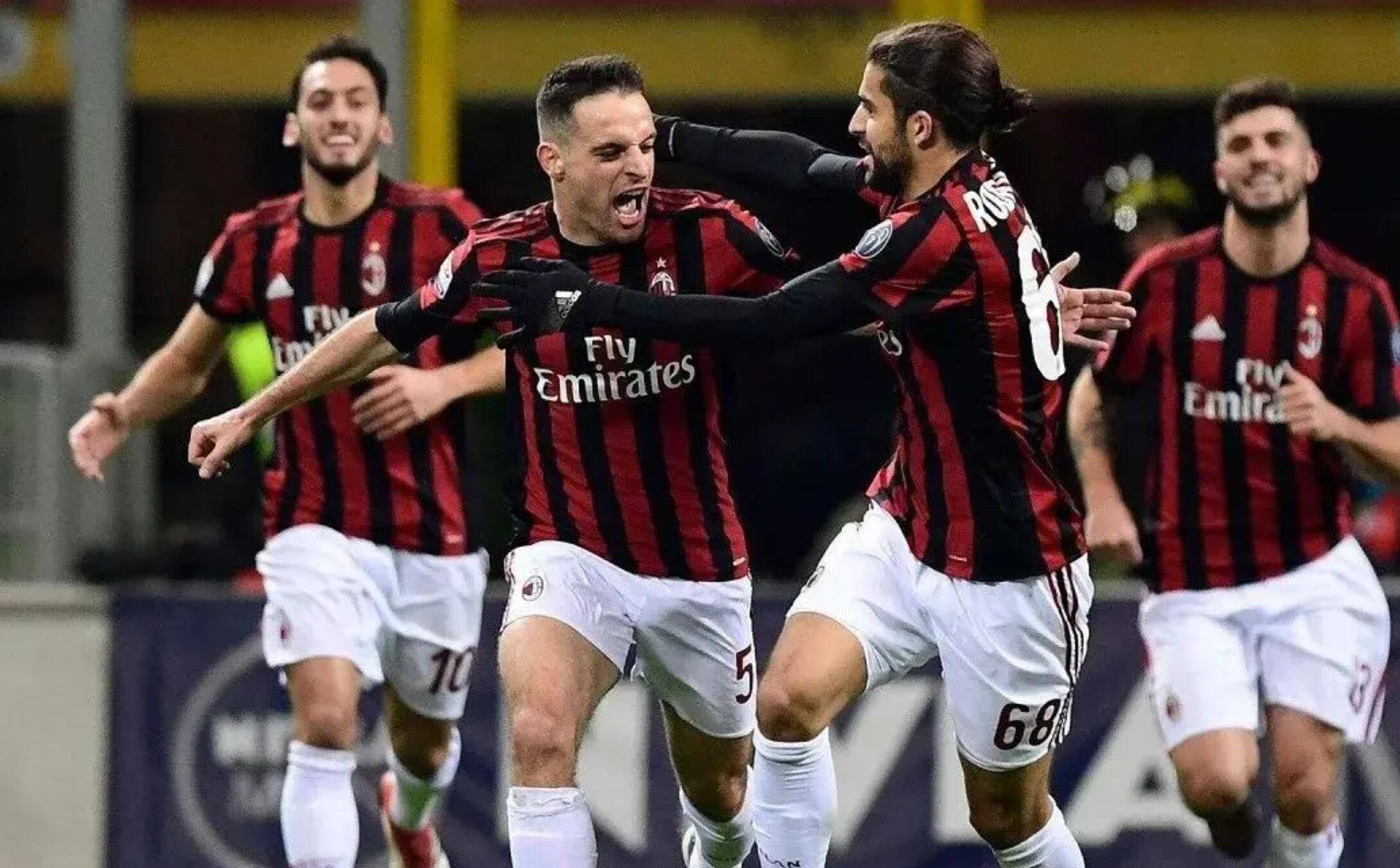 黑白直播体育-AC米兰在英超中绝杀梅西，球迷沸腾的简单介绍