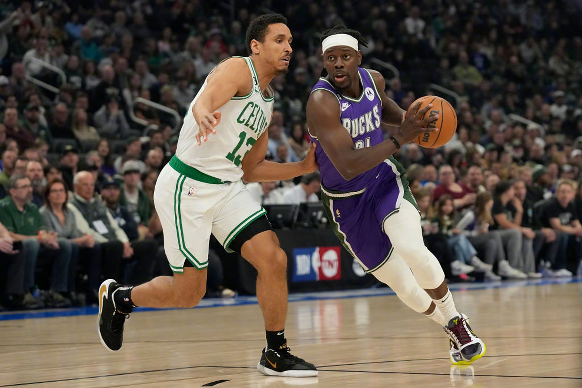 黑白直播免费体育直播-雄鹿大胜凯尔特人，保持东部第一