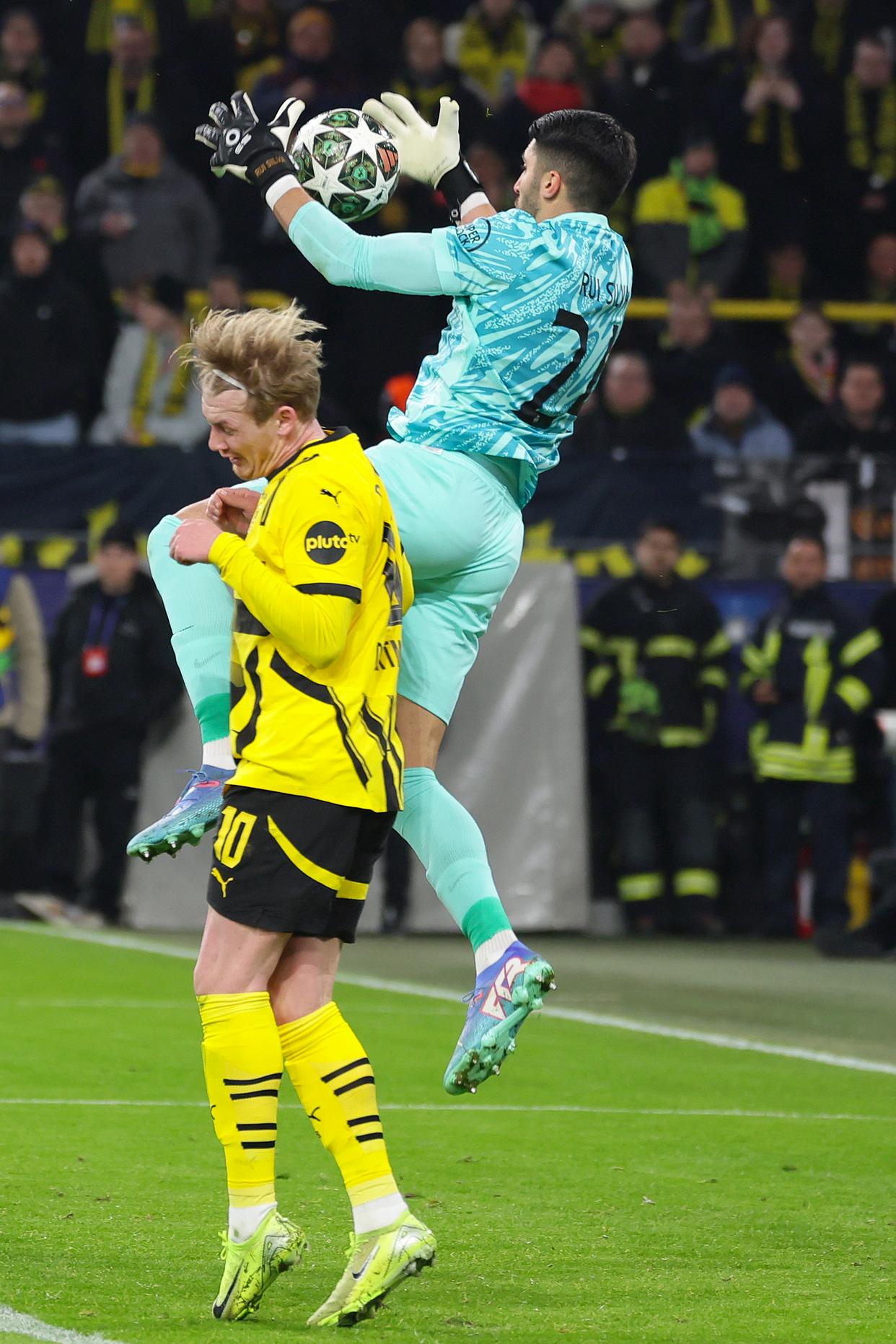 黑白直播网-英格兰绝杀多特蒙德,梅西扑点救主欧冠的简单介绍