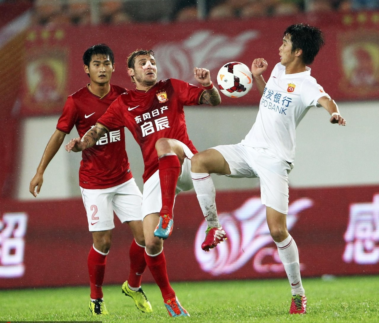 上港战平权健,无缘中超夺冠;恒大击败建业,射程球队夺冠希望渺茫的简单介绍 上港战平权健,无缘中超夺冠;恒大击败建业,射程球队夺冠希望渺茫的简单介绍