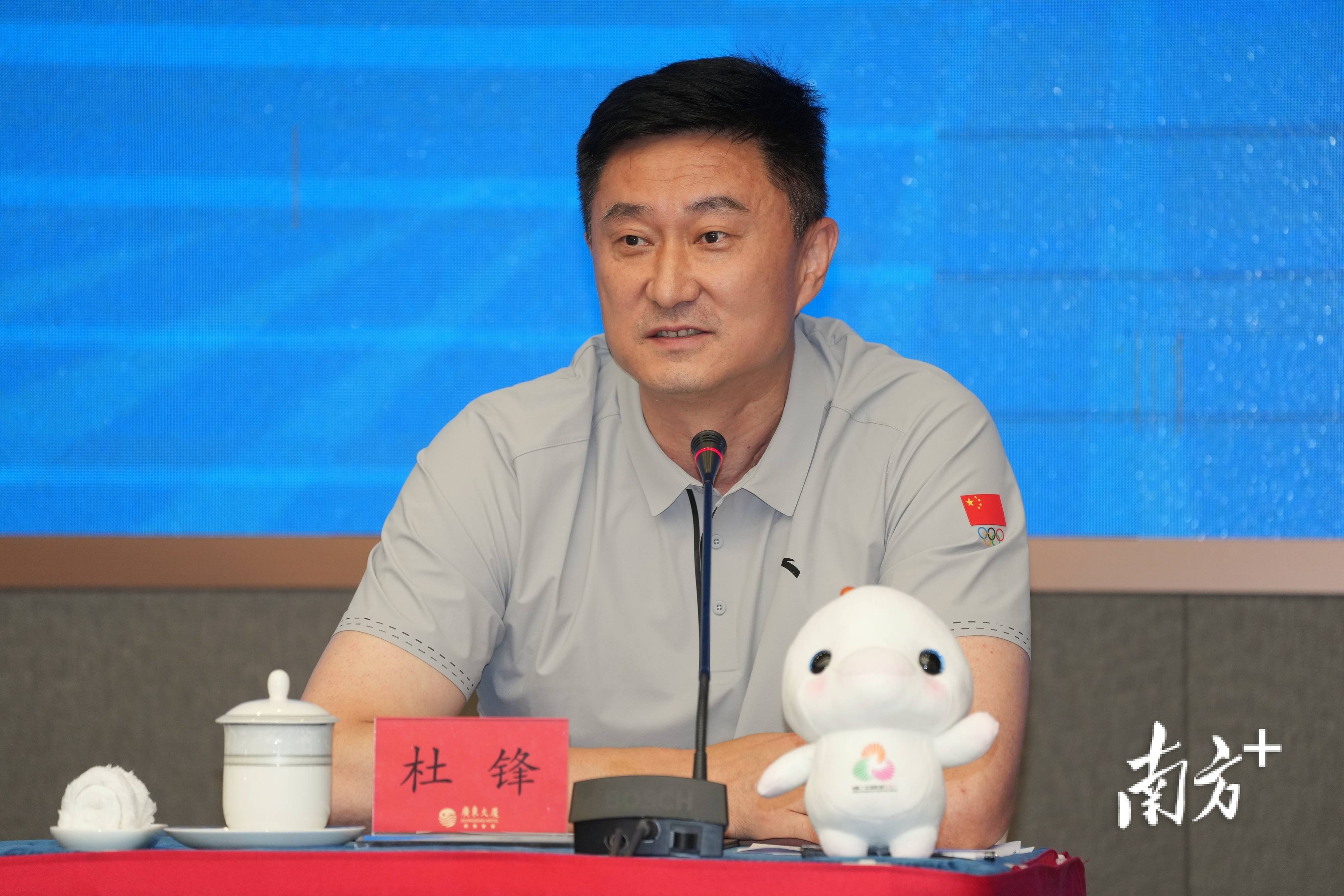 黑白直播网-篮球教练发布在线训练视频，鼓励球迷坚持锻炼