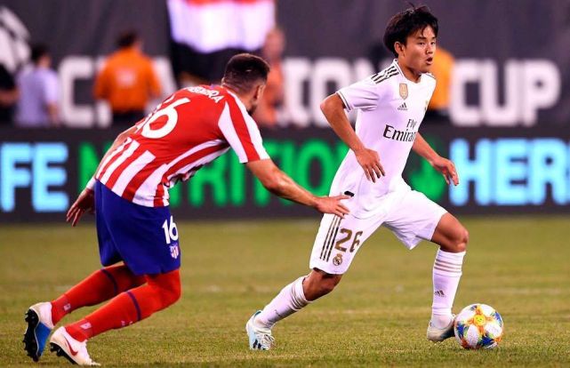 黑白直播免费体育直播-激烈争夺！豪门大战准备展开