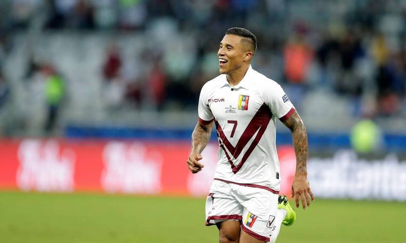 厄瓜多尔队夺得排球比赛季军，实力不俗