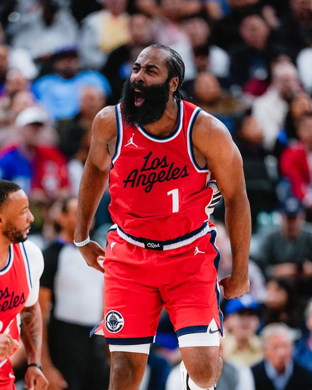 快船客场逆转公牛，莱昂纳德砍下分