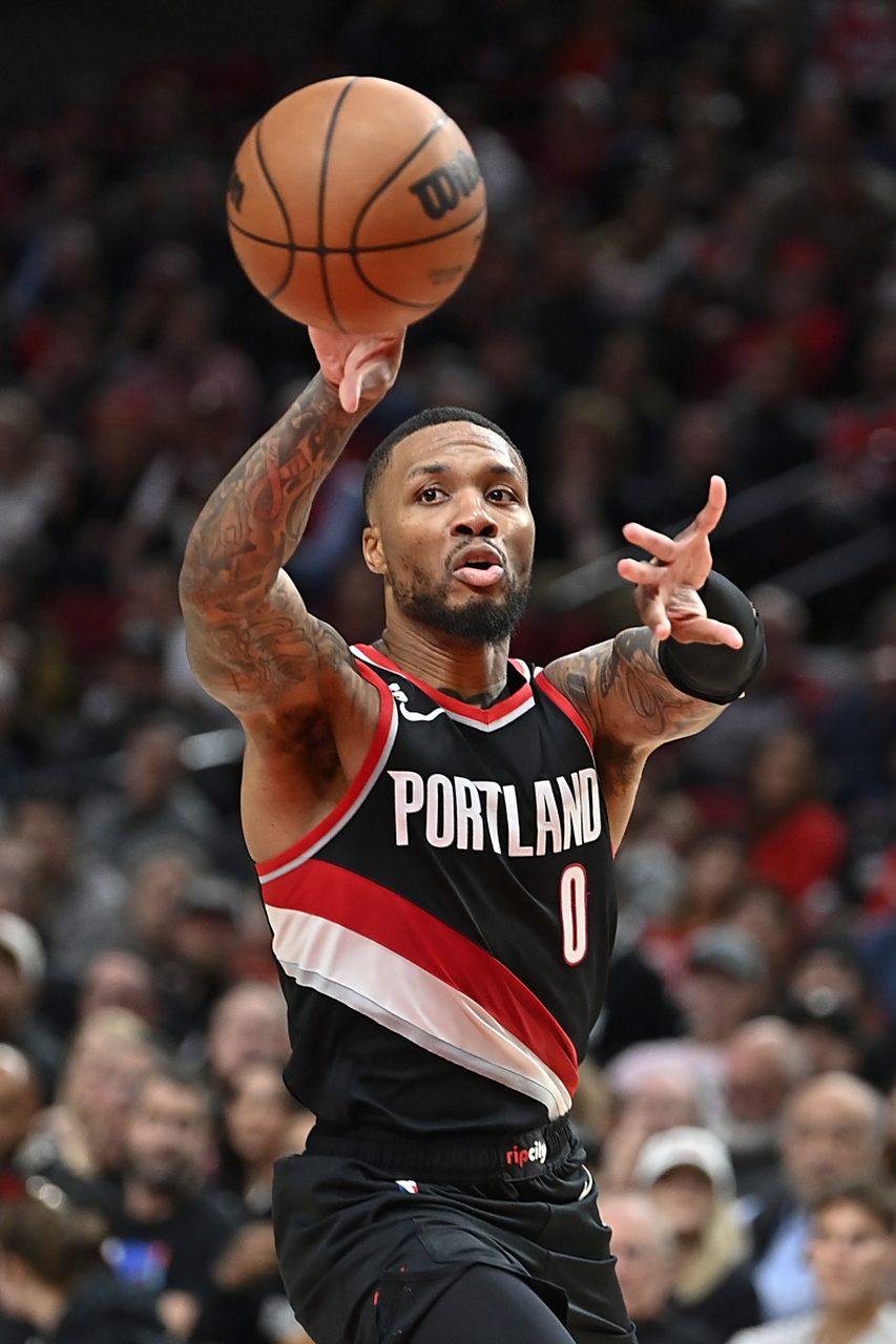 开拓者主场大胜骑士，利拉德砍下27分