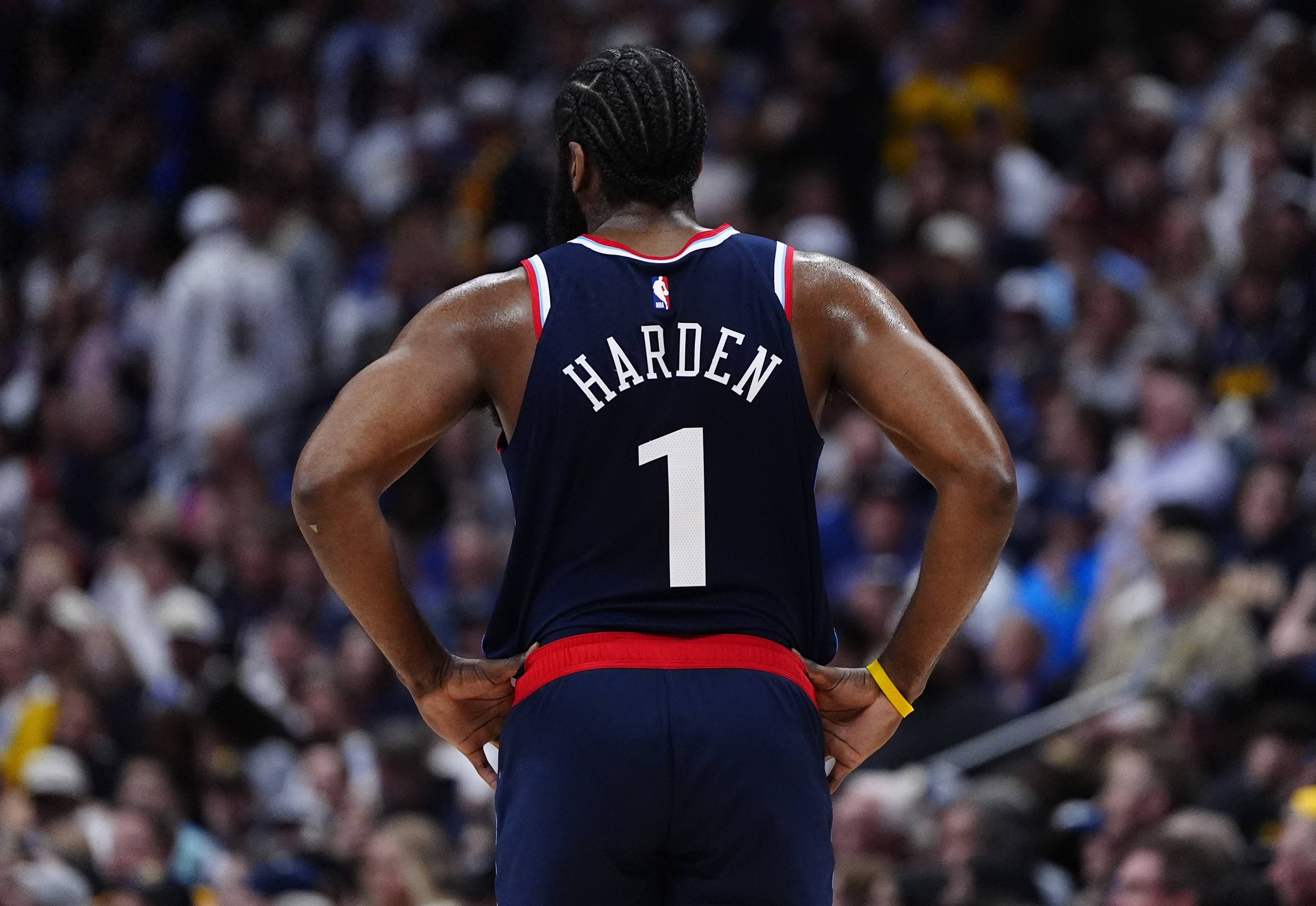 黑白直播免费体育直播-关于火箭大胜快船：哈登砍下40+轻松取胜的信息