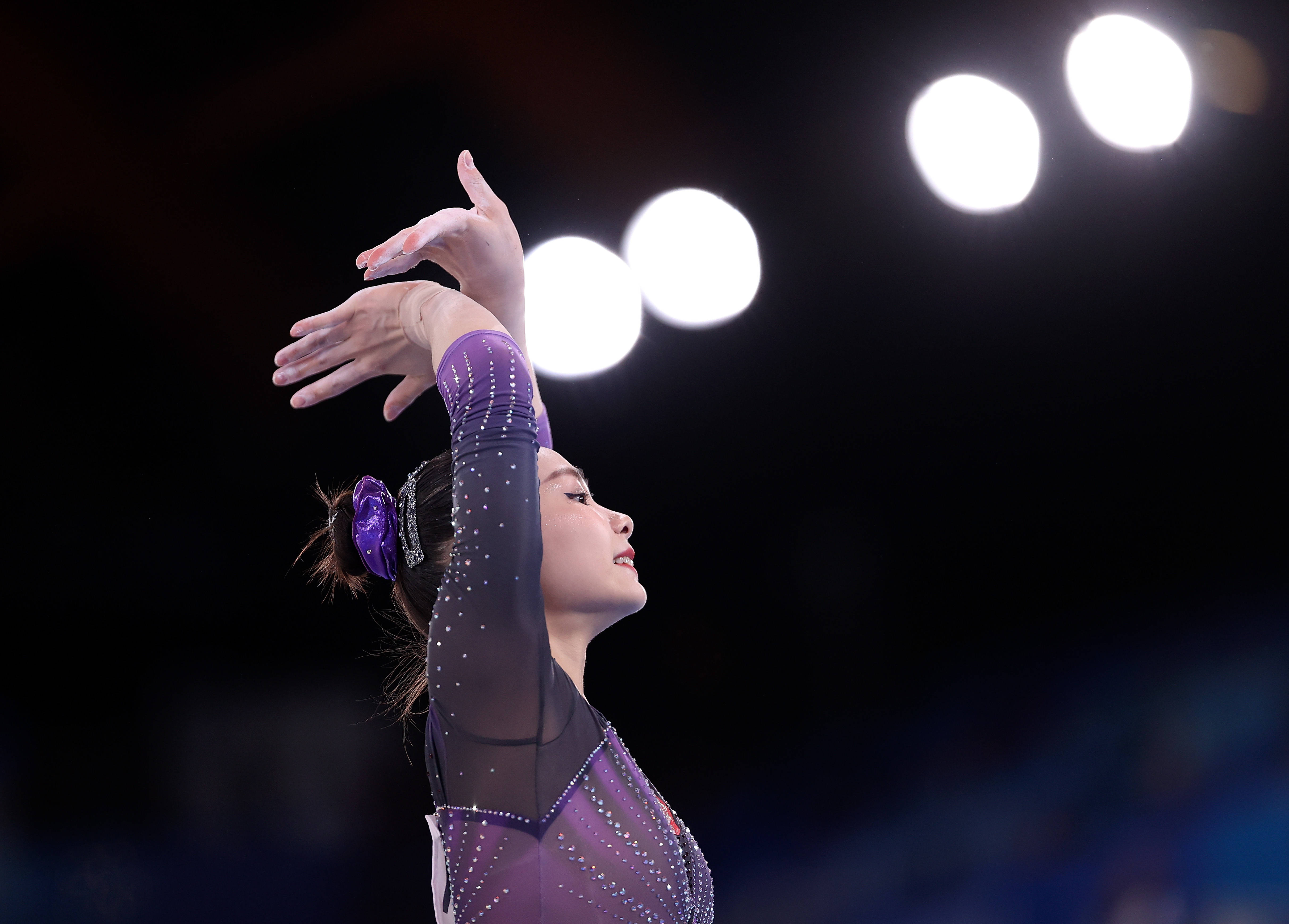 体操明星选手受伤退赛，引发热议