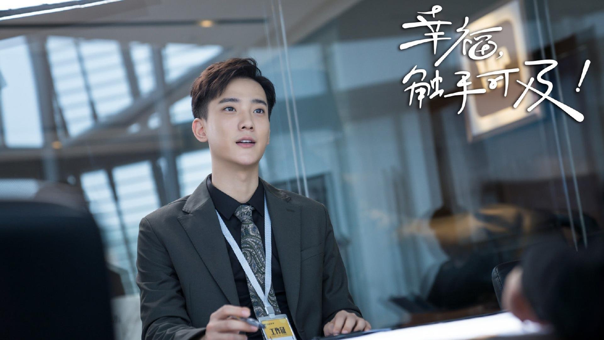 黑白直播在线观看-轰鸣赛道与咆哮球馆，速度与激情的双重变奏