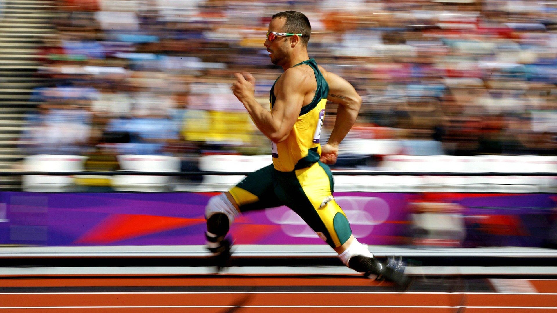 F1新赛季揭幕战之夜，卡马文加如何用足球智慧改写赛道法则