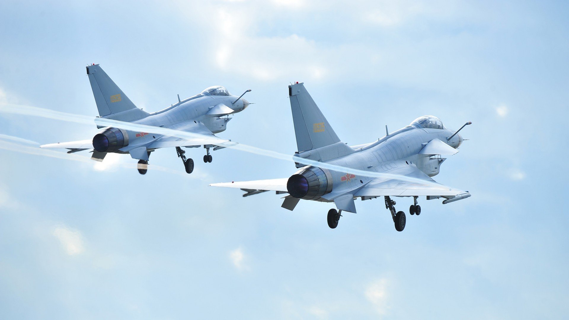 黑白直播-体育碾压之战，NBA季后赛焦点与勒沃库森征服希腊的启示