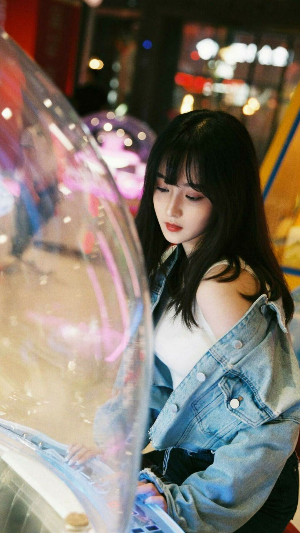 黑白直播在线观看-英超争冠夜，当终场哨响，有人看见武切维奇在月亮上签名