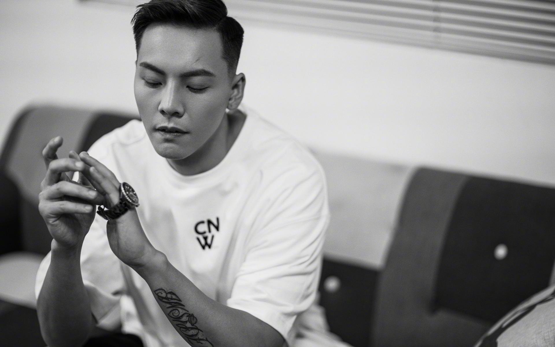 黑白直播nba在线观看-掘金绞杀与绿军锋刃，东西部新王如何用两种逻辑接管比赛