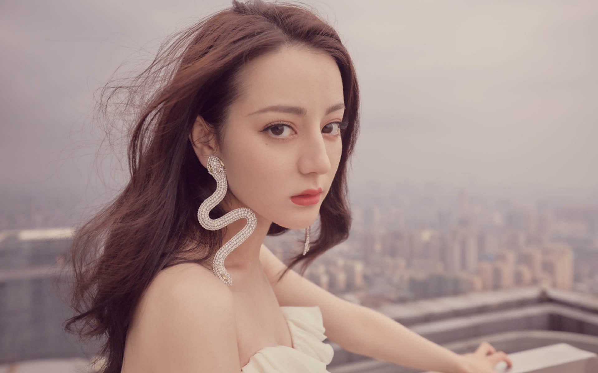 黑白直播免费体育直播-南美烽火燃爆2026世界杯，秘鲁险胜阿根廷，贝林厄姆率领欧洲豪门逆转取胜